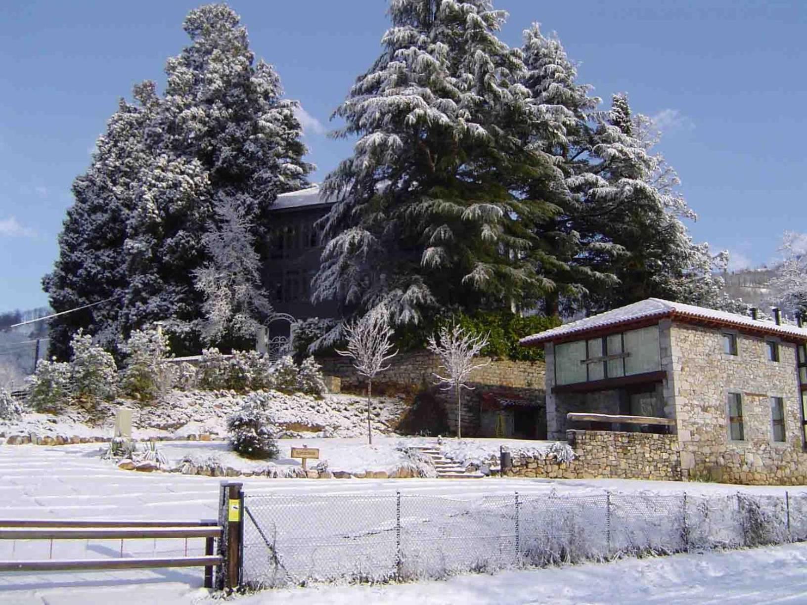 Apartamentos Rurales El Lleron 캄포데카쏘 외부 사진